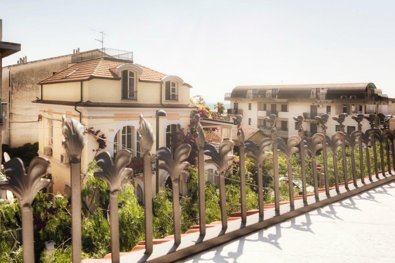 Palazzo Eugenia Suites Vasto Exterior foto